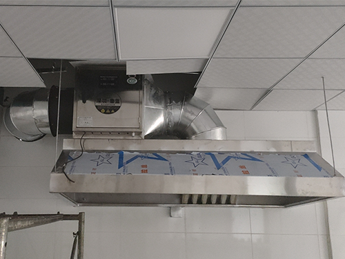 不銹鋼煙罩，油煙凈化施工現(xiàn)場