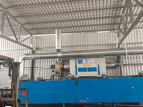 油漆廢氣處理管道設(shè)備施工現(xiàn)場