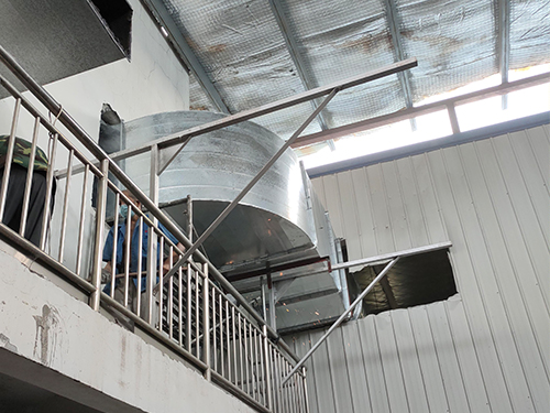 涂裝車間廢氣處理管道施工現(xiàn)場照片